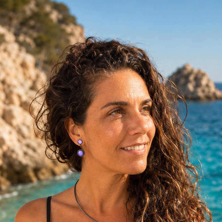 Pendientes "Doble Sol violeta" – Vidrio fundido y hierro forjado.