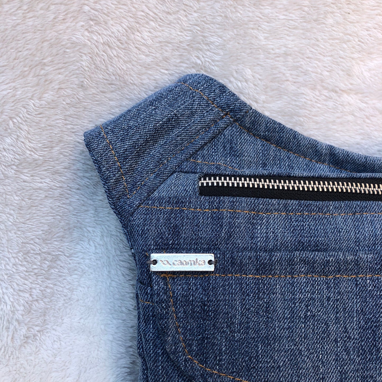 Recycelte Jeans. Einzelstück Nr. 7007