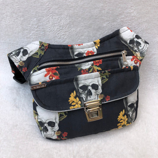 Special Skulls &amp; Roses. Unique Piece No. 6802 +Back pocket