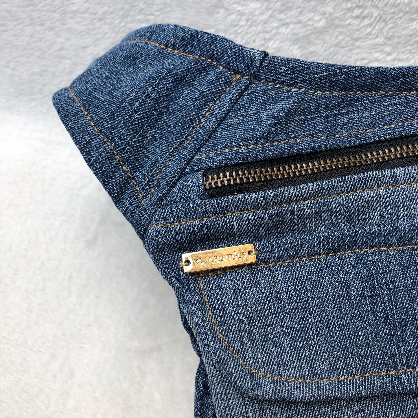 Altgold recycelte Jeans Einzelstück Nr. 7167