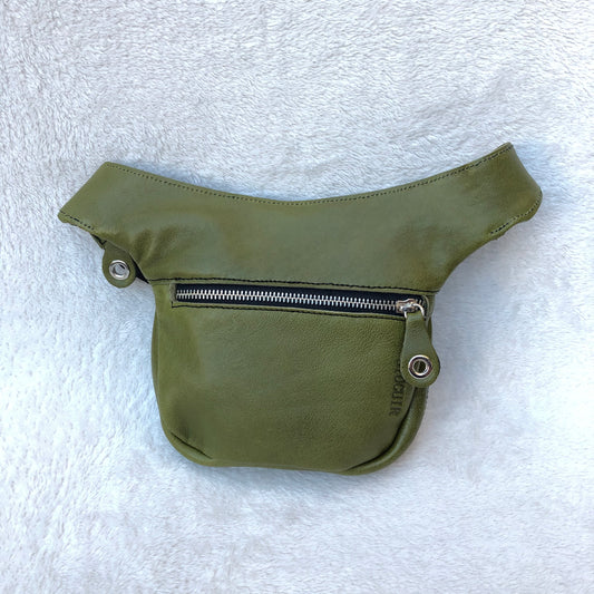 Mini Summer Verde Oliva · Piel natural BioCuir® · Pieza Exclusiva Núm. 7424