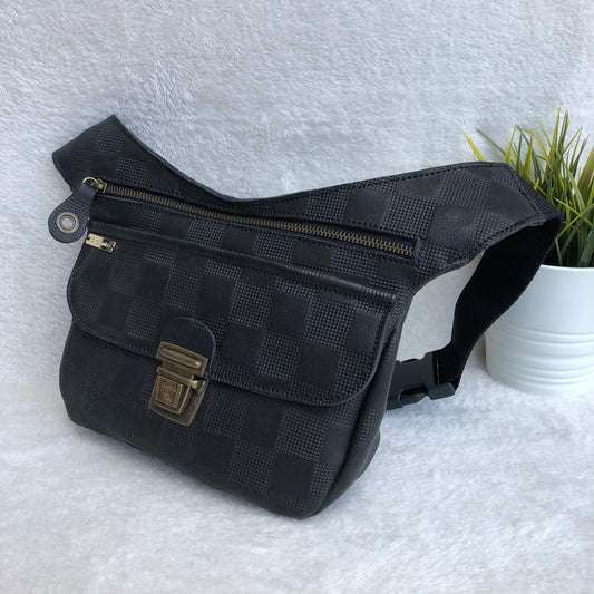 Special Black - Old Gold · Piel natural BioCuir® · Pieza Exclusiva Núm. 7722