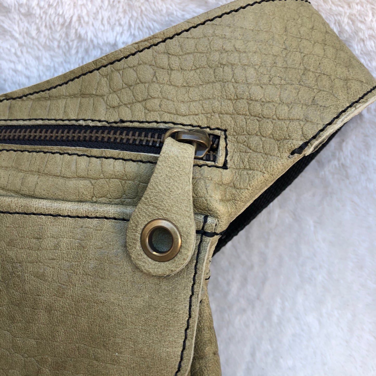 Special Green Kakhi & Old Gold · Piel natural BioCuir® · Pieza Única Núm. 7852