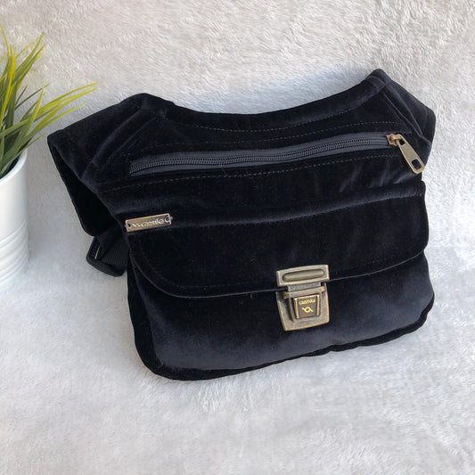 Special Velvet Black &amp; Old Gold · Exclusive Piece No. 8609