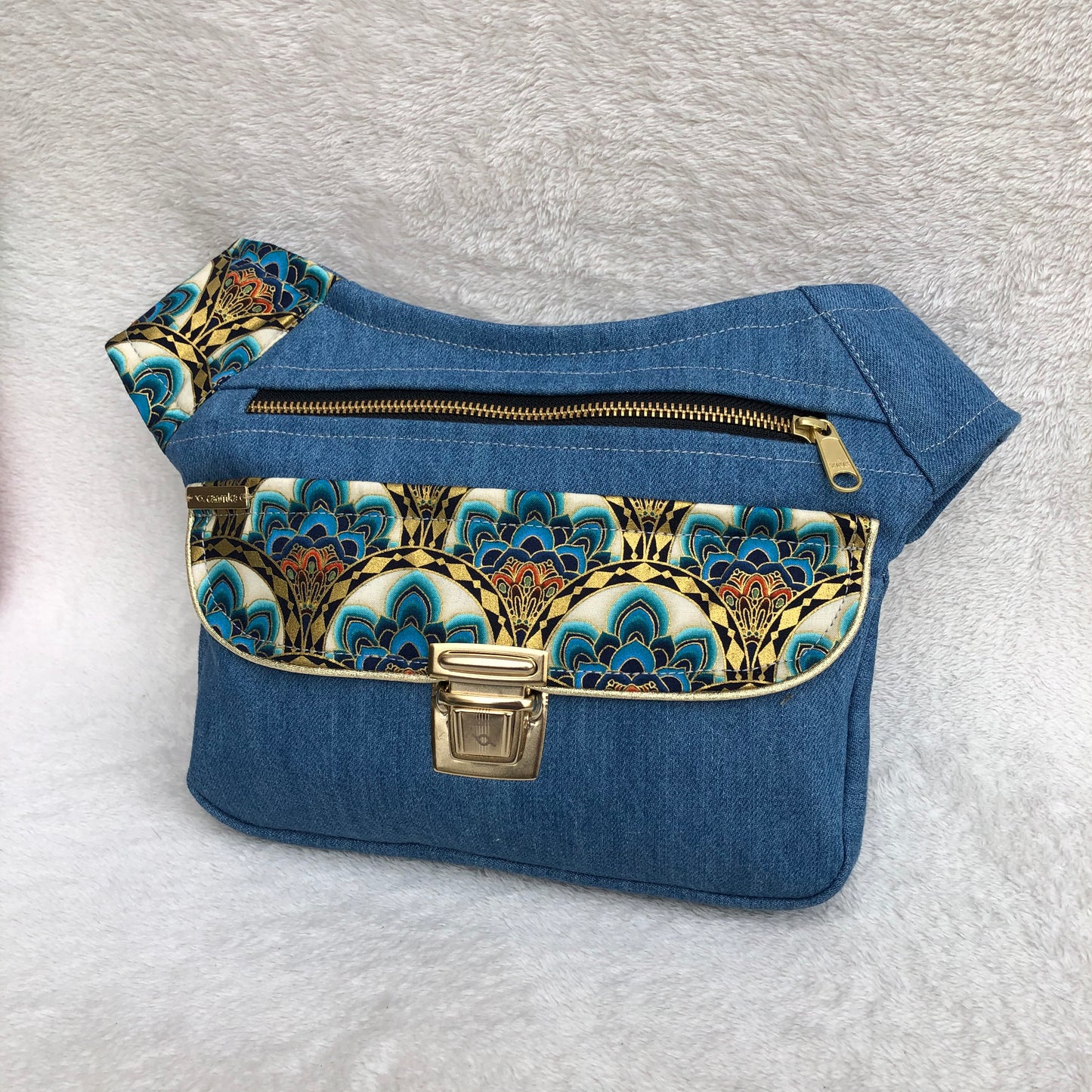 Special Blue Jeans & Gold · Pieza Única Núm. 8651