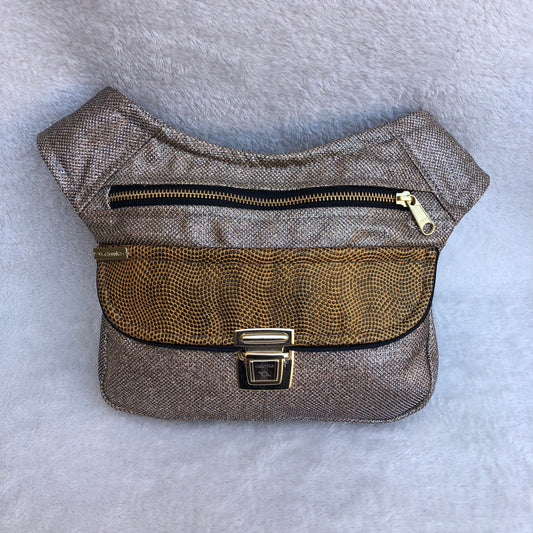 Special "Brilli Brilli" + Extra back pocket · Vegan Leather. Unique Piece No. 8980