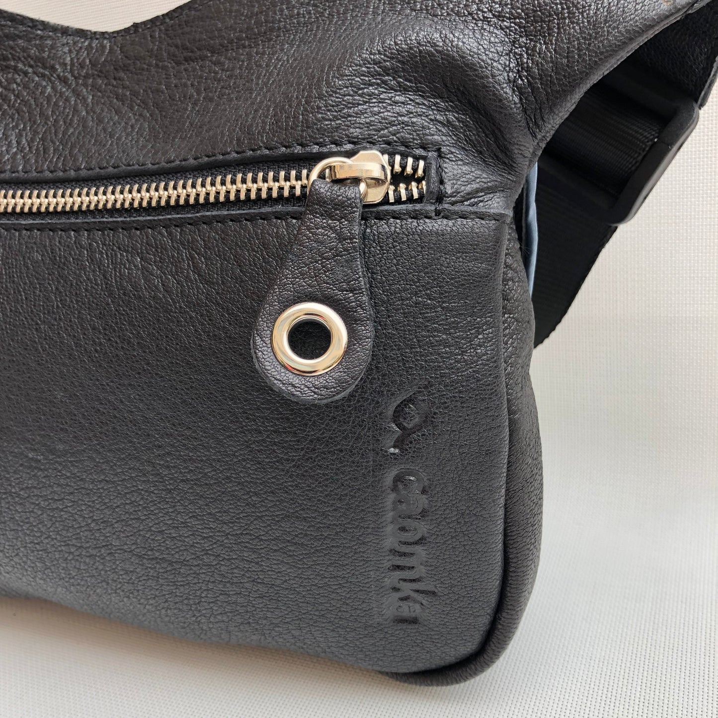 Special Black & Art Flowers · Piel natural BioCuir® · Pieza Única Núm. 10.137