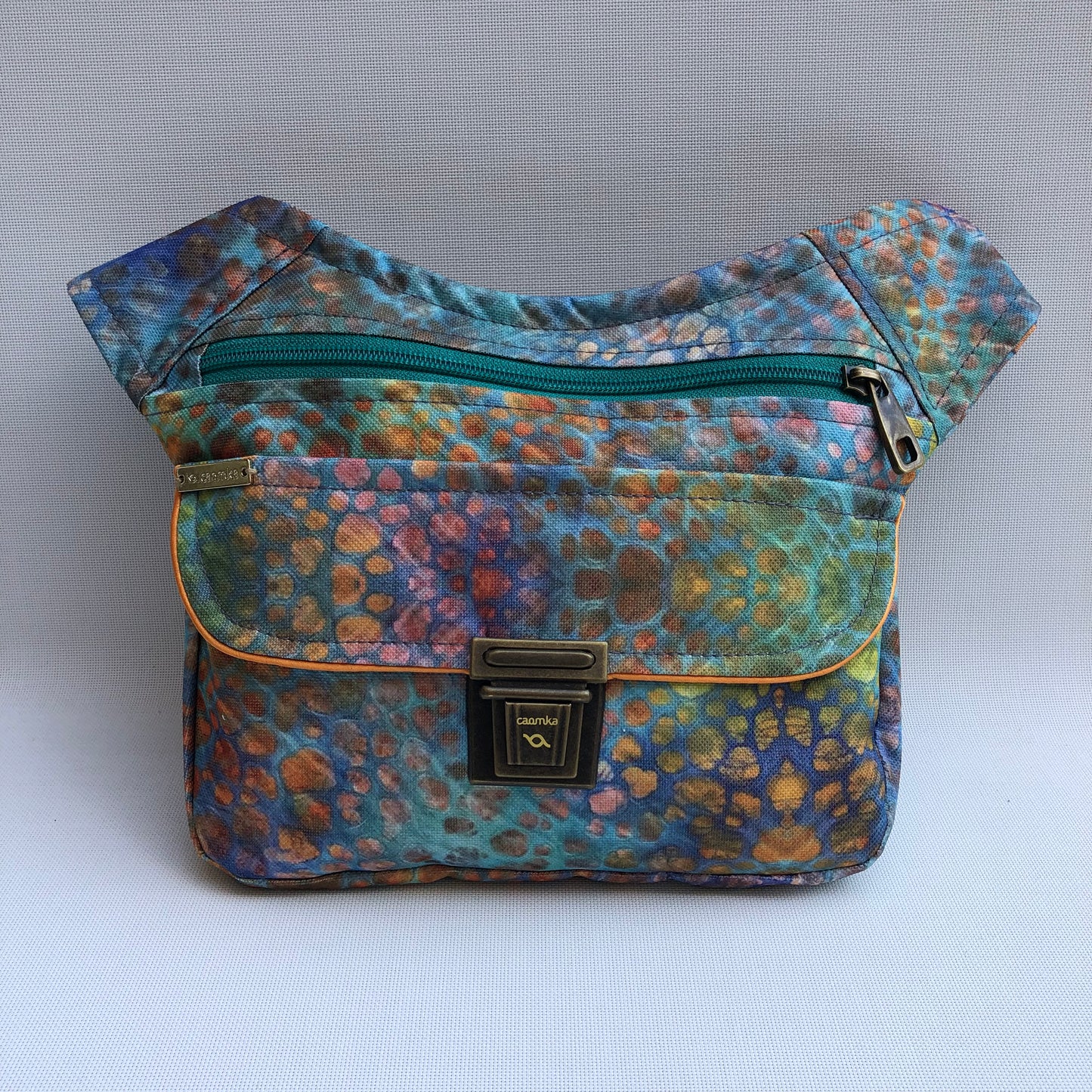Special Color Stones + Back pocket · Waterproof · Unique Piece No. 10647