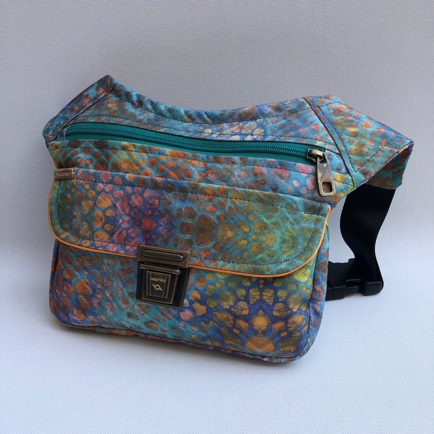 Special Color Stones + Back pocket · Waterproof · Unique Piece No. 10647