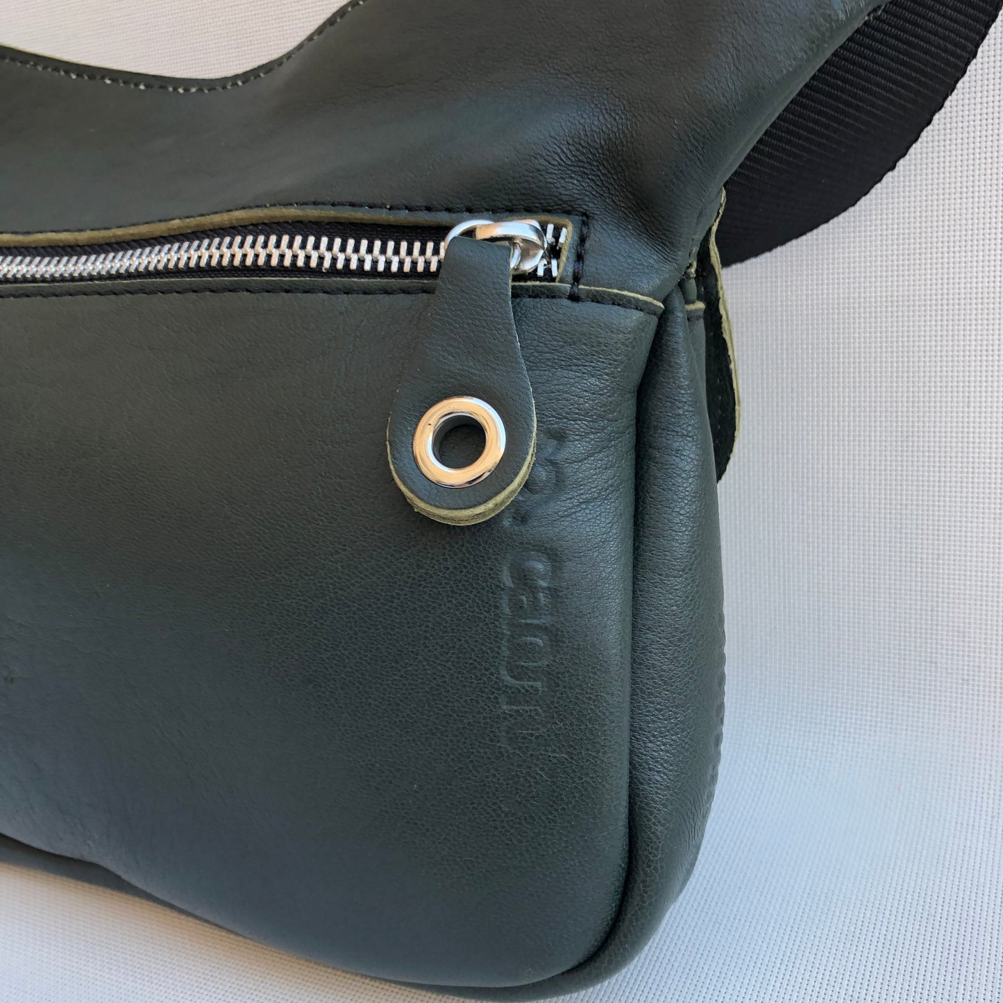 Classic Green & Silver · Piel natural BioCuir® · Pieza Exclusiva Núm. 10373
