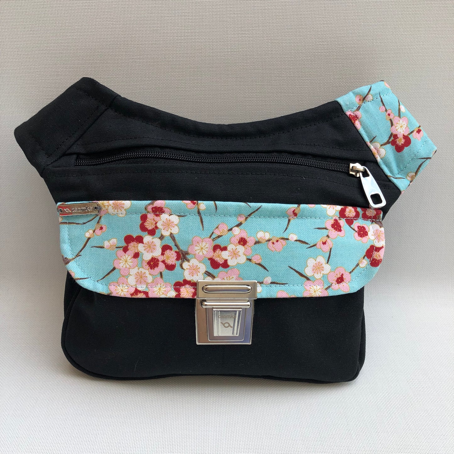 Special Black & Japanese Flowers + Bolsillo trasero · Pieza Única Núm. 10423