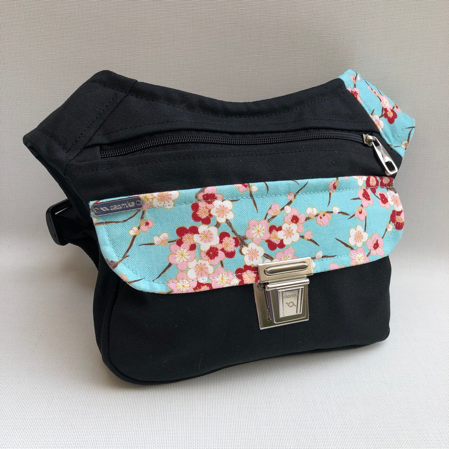 Special Black & Japanese Flowers + Bolsillo trasero · Pieza Única Núm. 10423