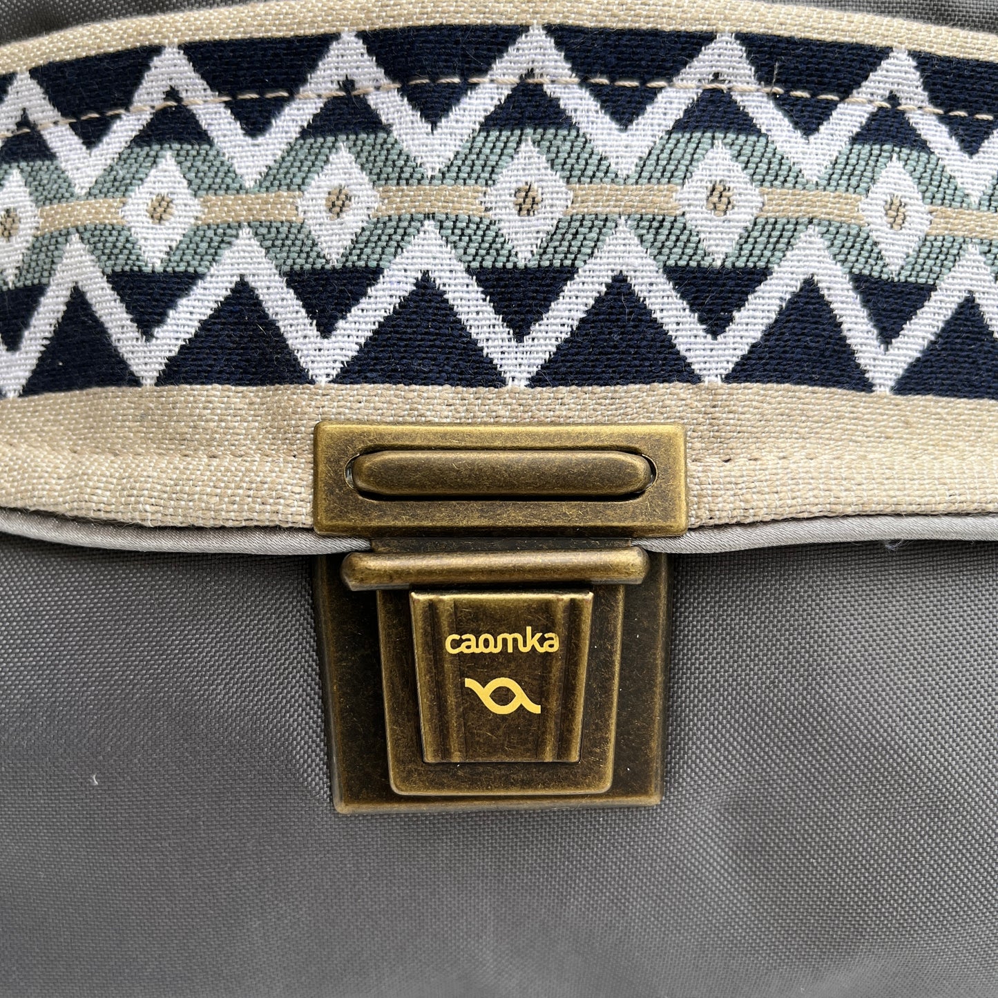 Special Etnical Gray · Impermeable · Pieza Única Núm. 10592