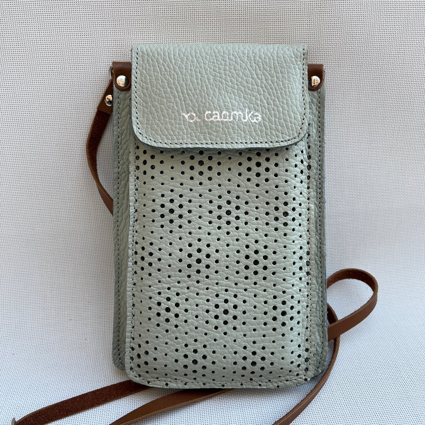 Porta Móvil · Diseño Aire · Piel natural · Verde