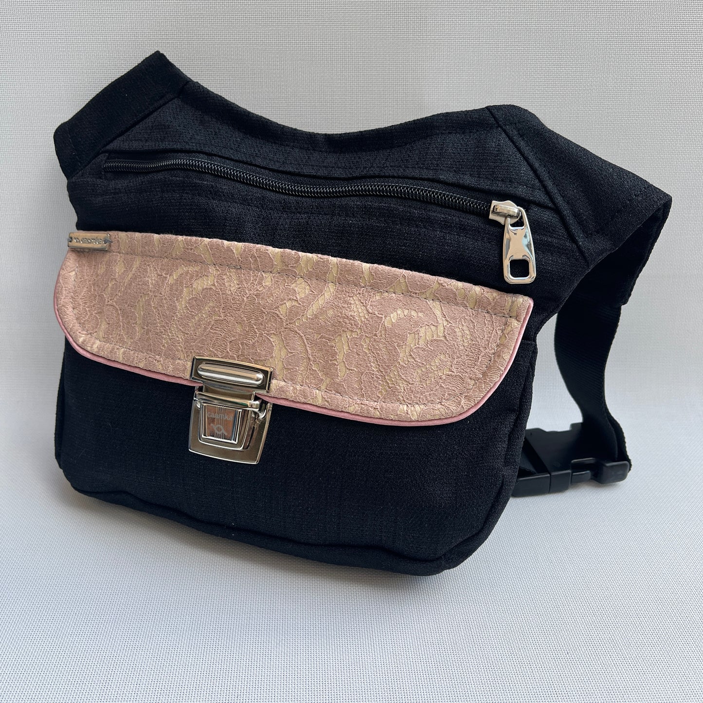 Special Black & Chic Pink · Tela resinada impermeable · Pieza Única Núm. 10679