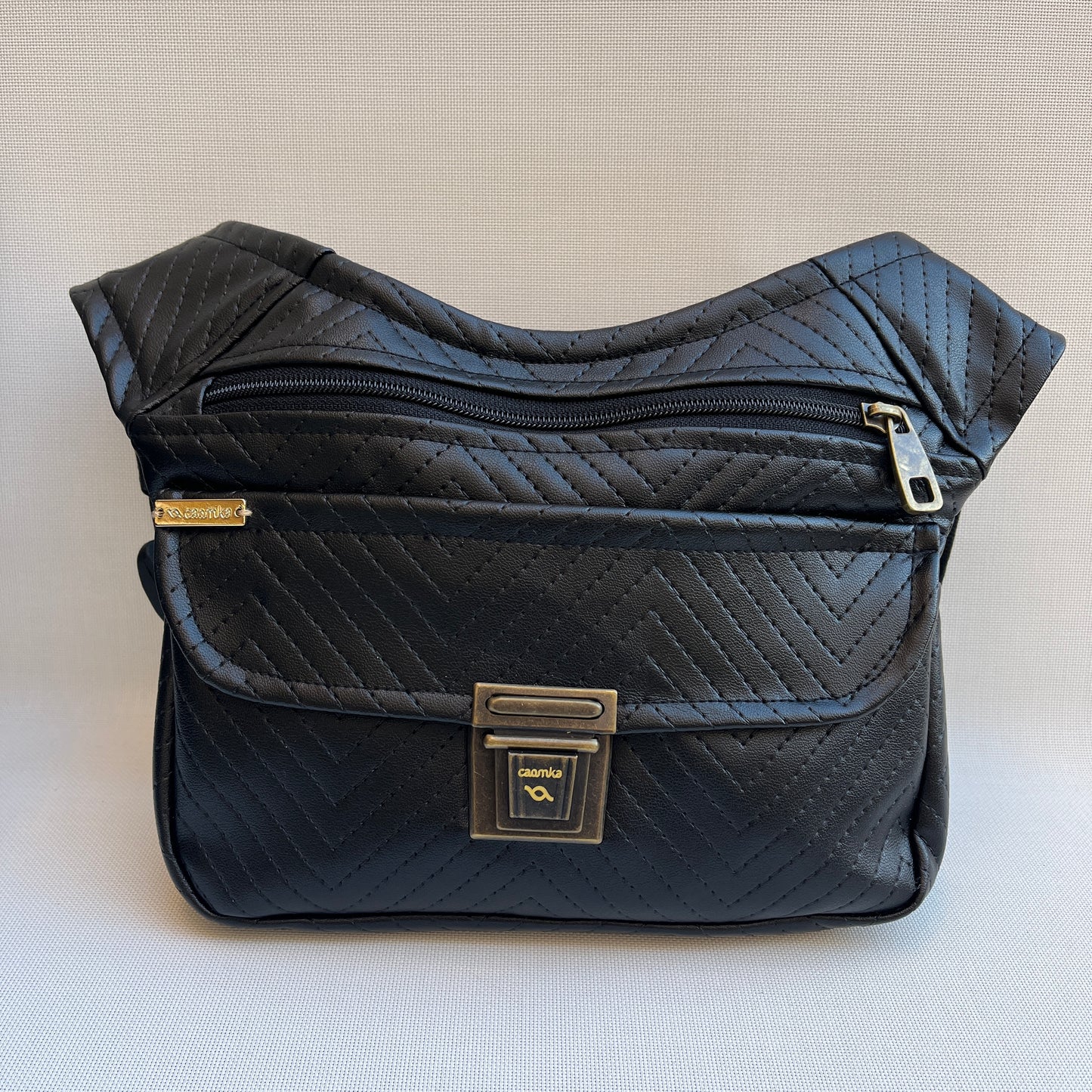 Special Elegant Black + Bolsillo trasero · Piel Vegana. Pieza Única Núm. 10815