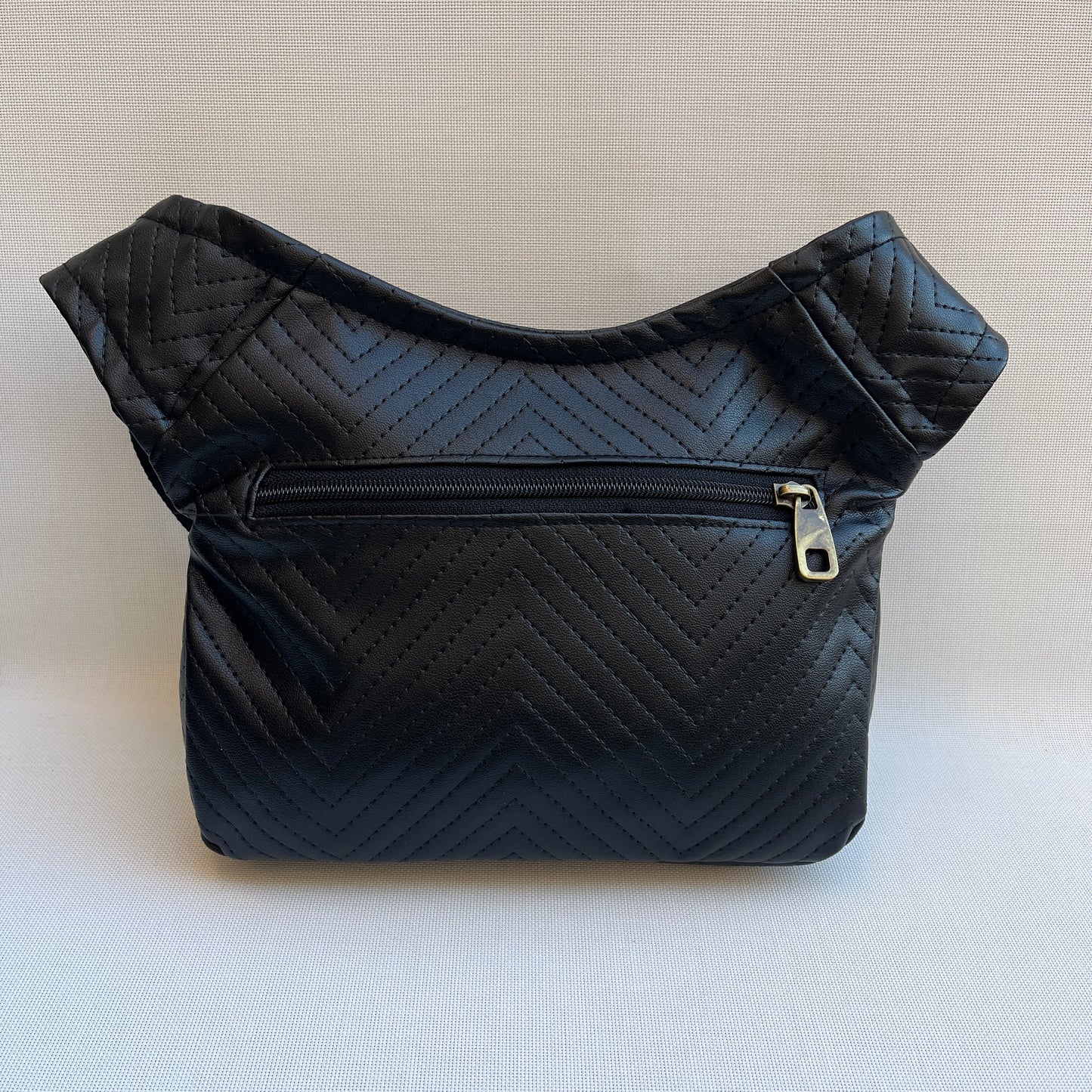 Special Elegant Black + Bolsillo trasero · Piel Vegana. Pieza Única Núm. 10815