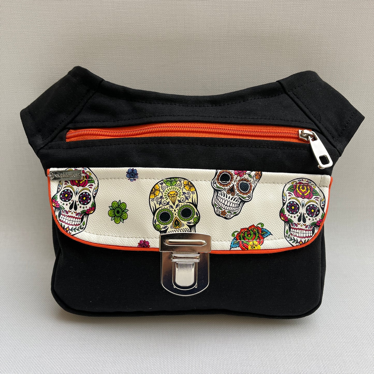 Special Black &amp; Skulls Unique Piece No. 11273