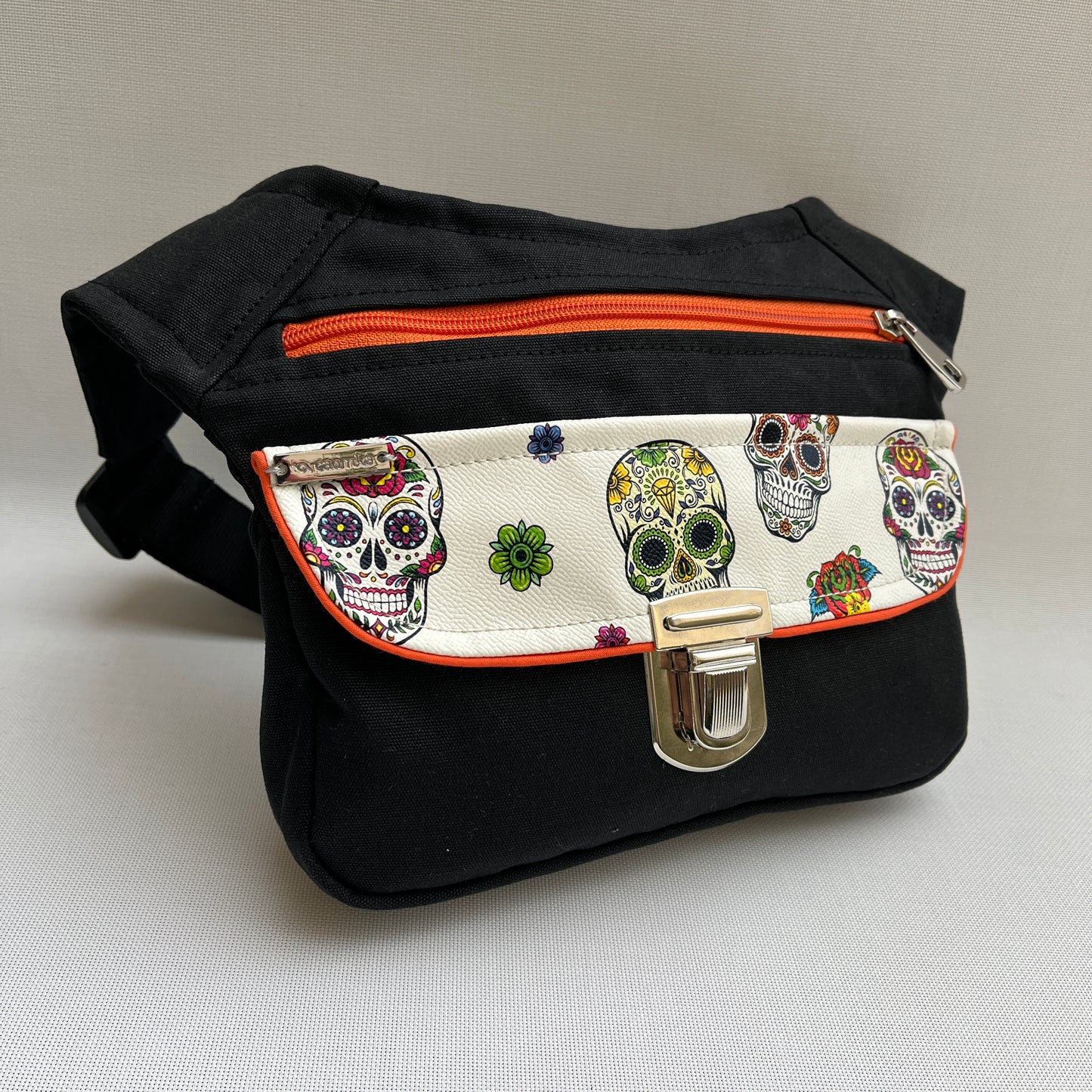 Special Black &amp; Skulls Unique Piece No. 11273