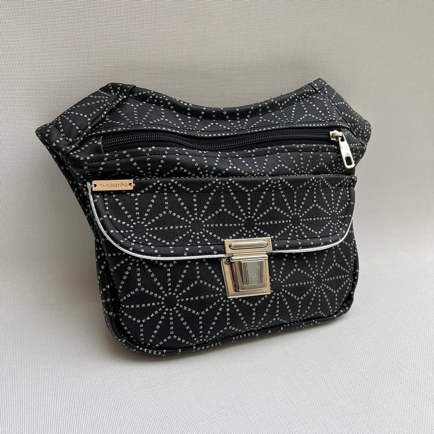 Special Elegant Black + Bolsillo trasero · Piel Vegana. Pieza Única Núm. 11211