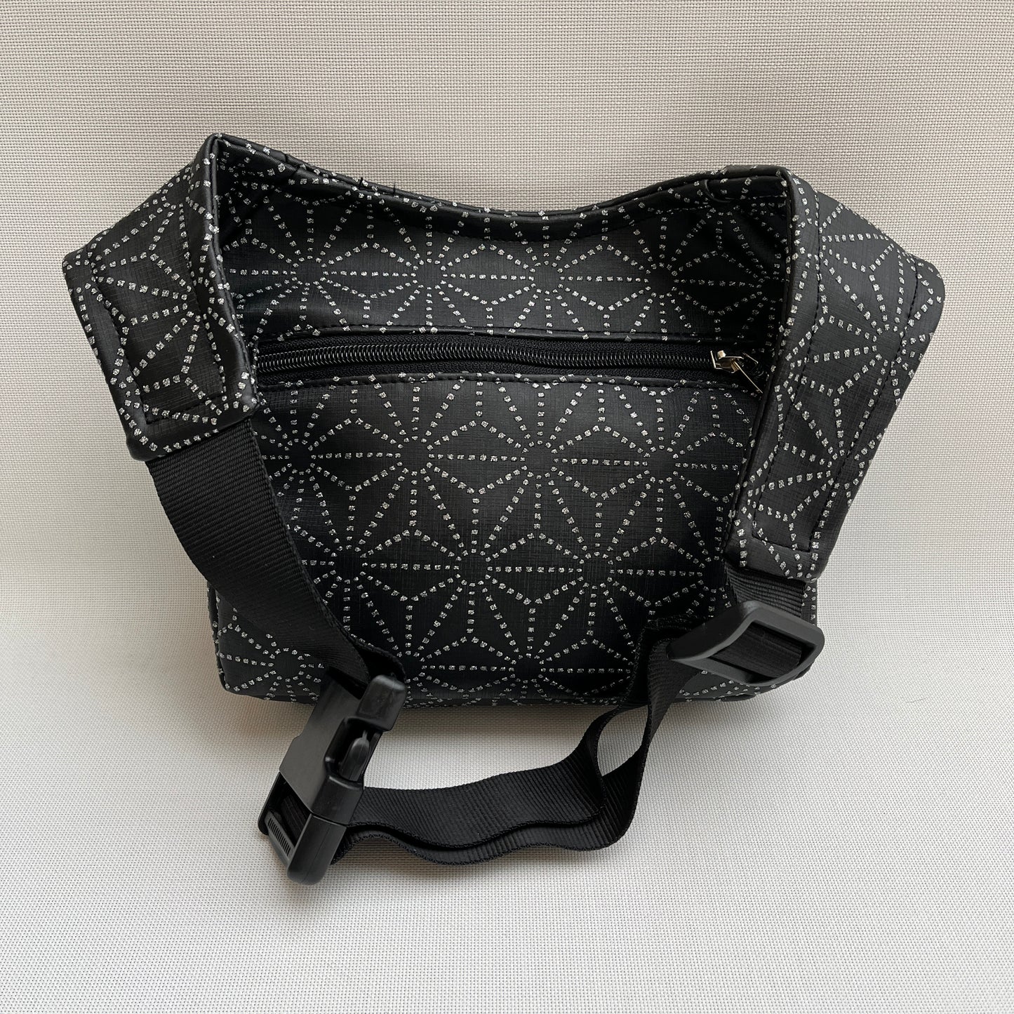 Special Elegant Black + Bolsillo trasero · Piel Vegana. Pieza Única Núm. 11211