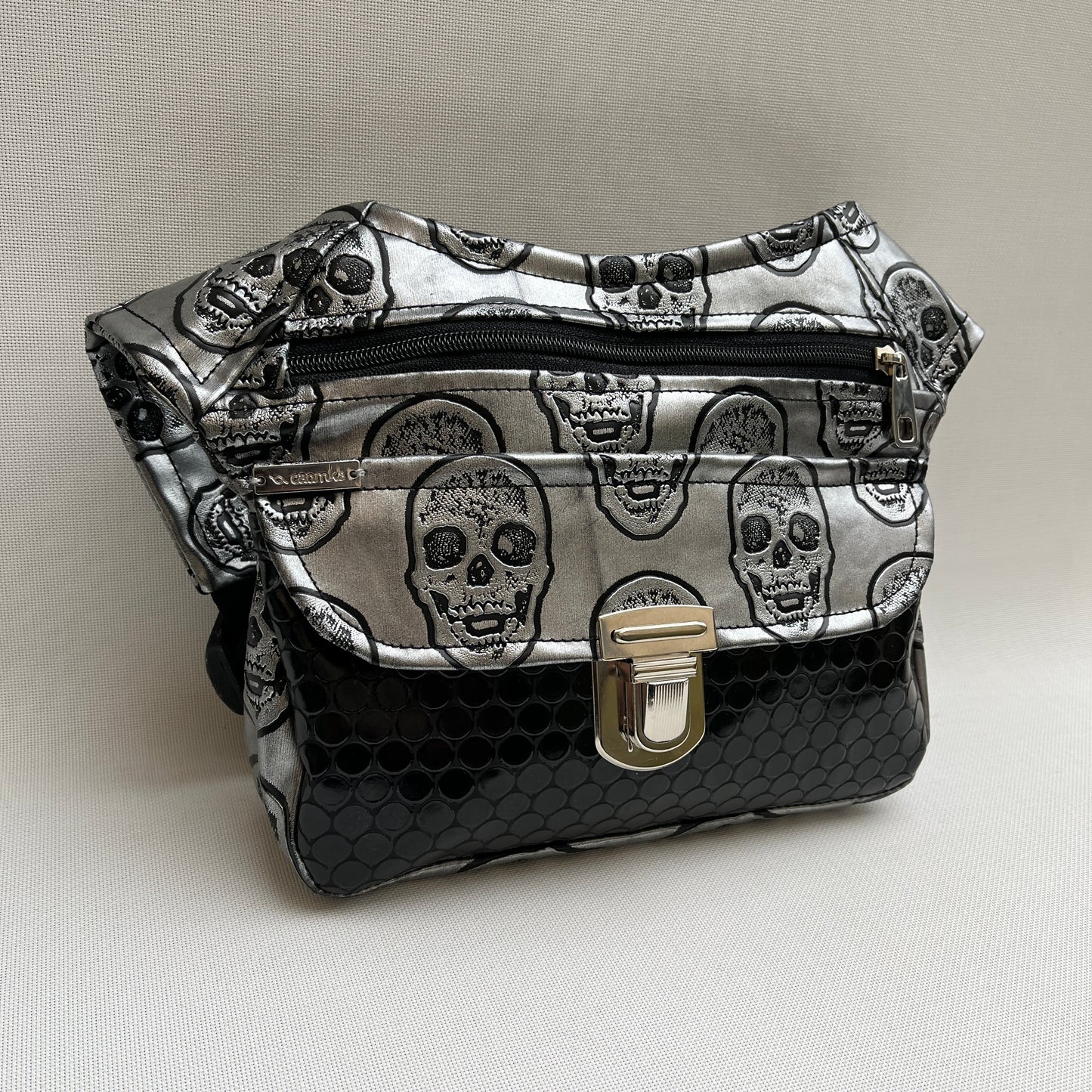 Special Silver Skulls Vegan Skin. Unique Piece No. 11208