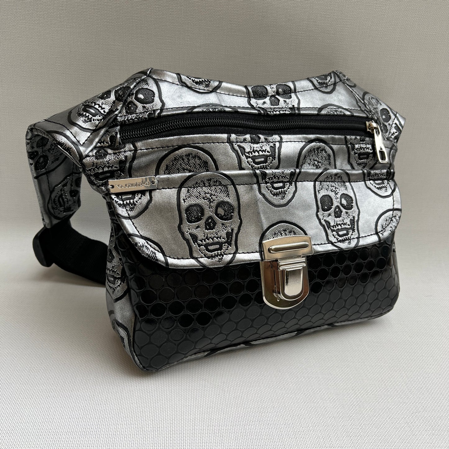 Special Silver Skulls Vegan Skin. Unique Piece No. 11208