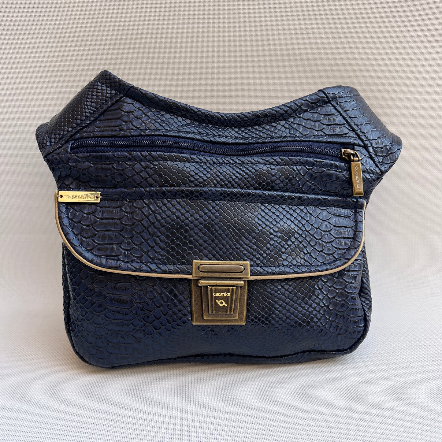 Special Elegant Blue · Polipiel Vegana · Pieza Única Núm. 13024