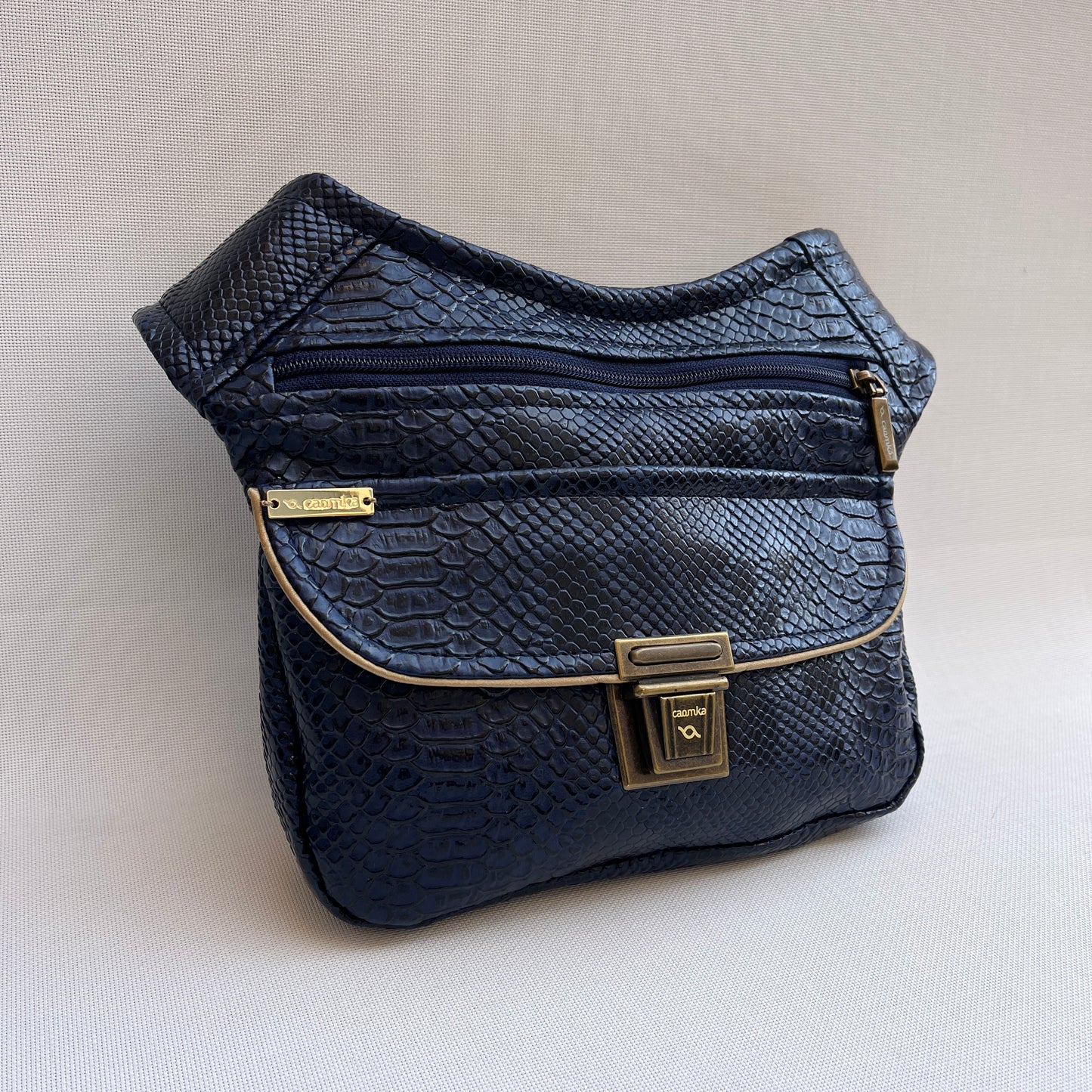 Special Elegant Blue · Polipiel Vegana · Pieza Única Núm. 13024