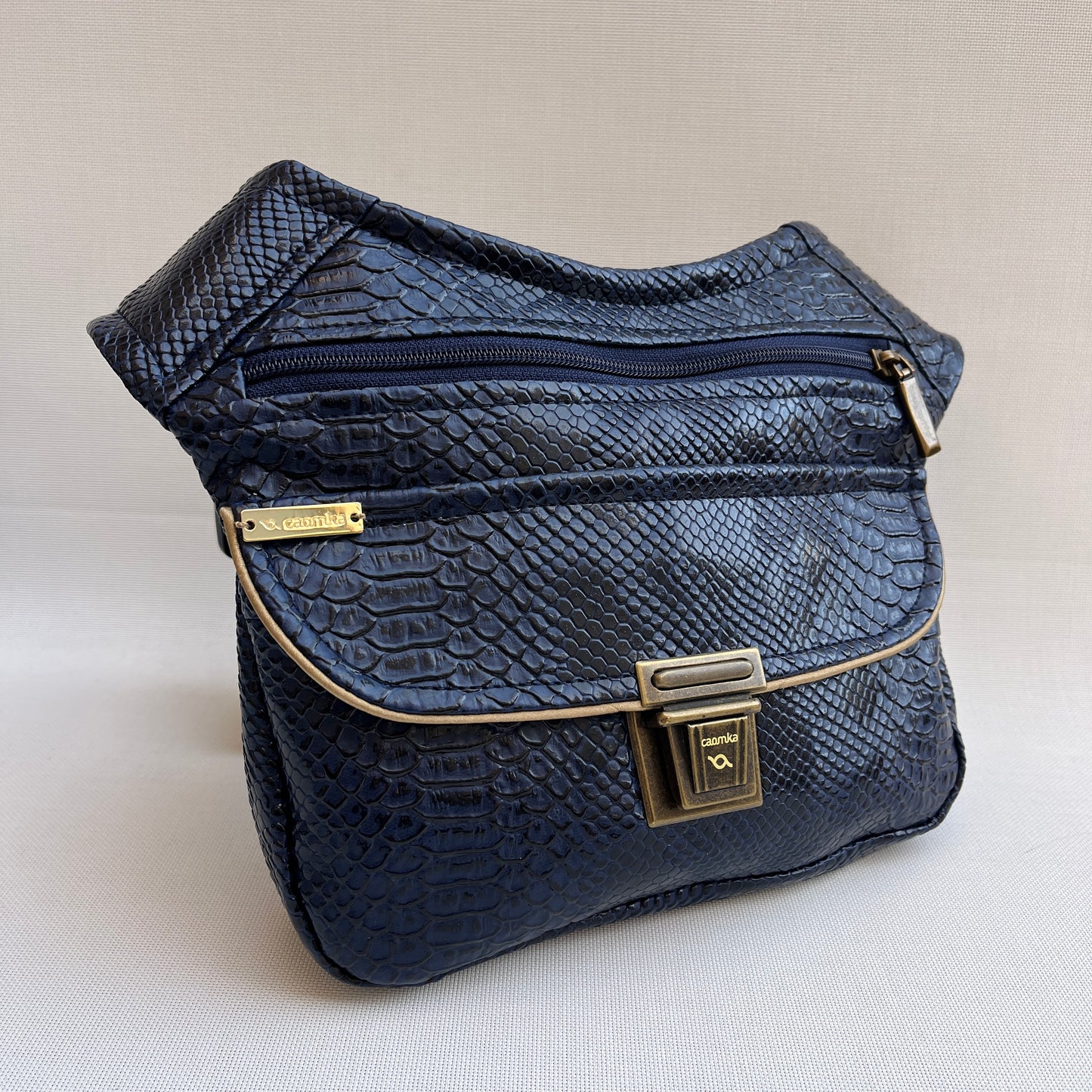 Special Elegant Blue · Polipiel Vegana · Pieza Única Núm. 13024