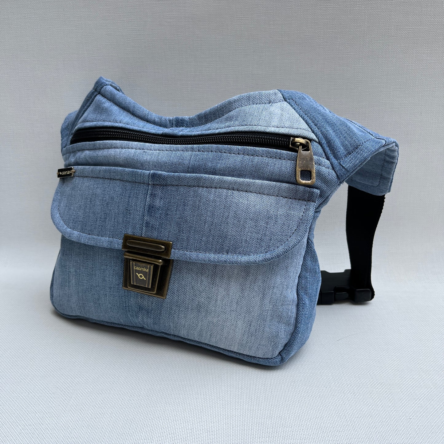 ♻️ Recycelte Jeans ♻️ + Gesäßtasche mit Reißverschluss Unikat Nr. 12215