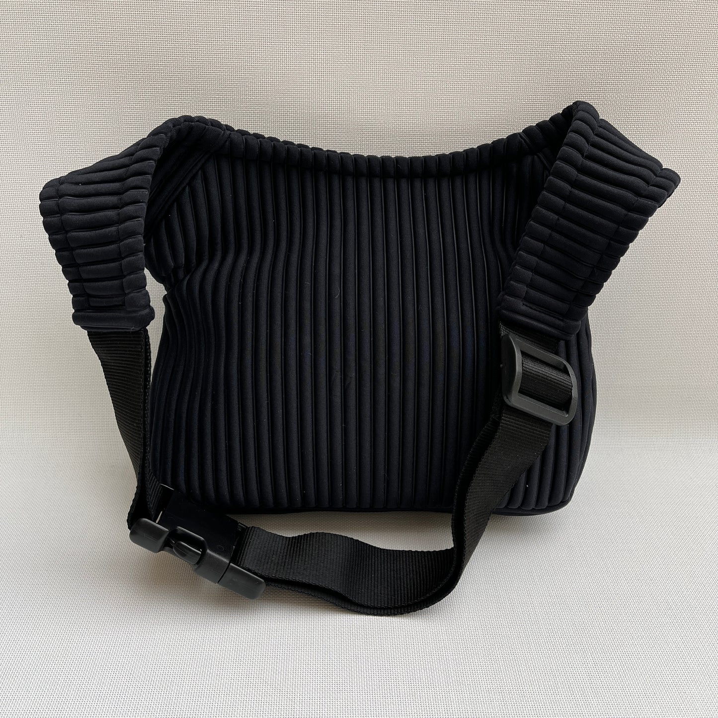 Special Soft Black · Weiches, wasserdichtes Gewebe · Exklusive Teilenummer 11398