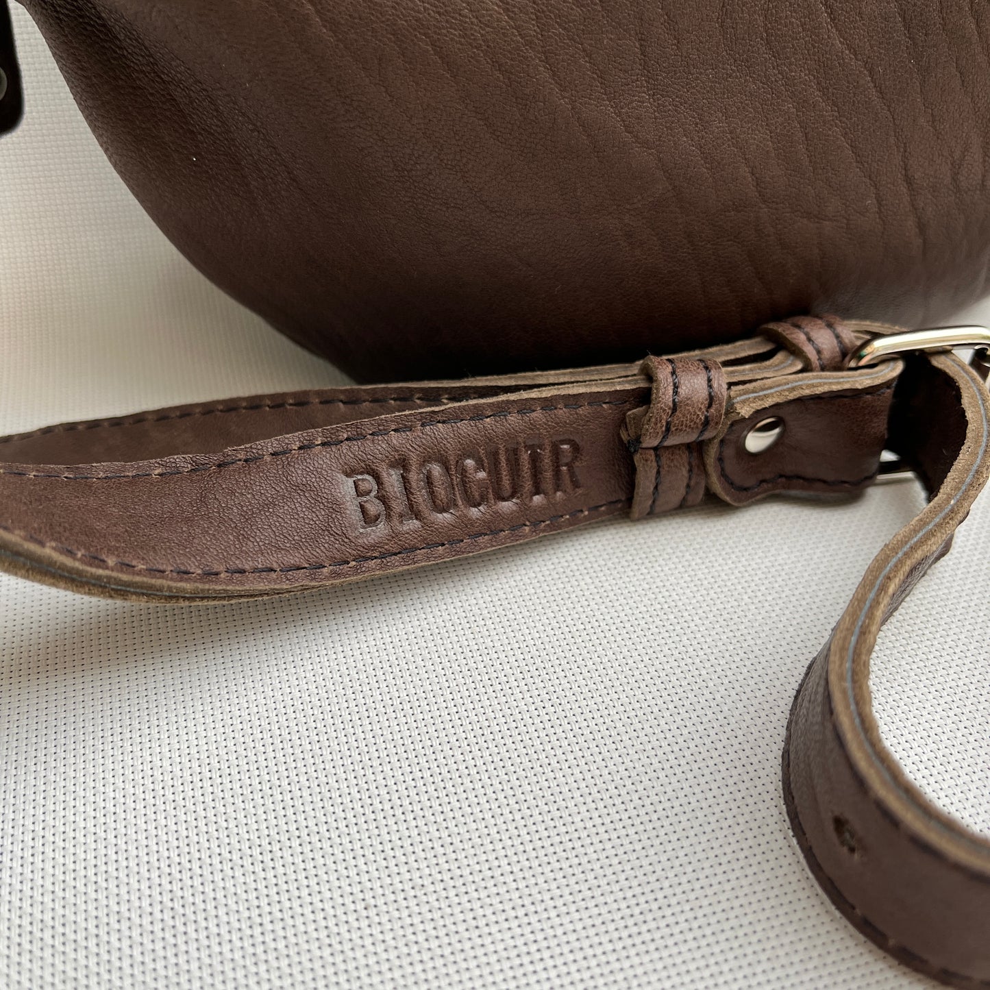 Retro Chic Dark Brown BioCuir® Natural Leather Exclusive Piece No. 11362