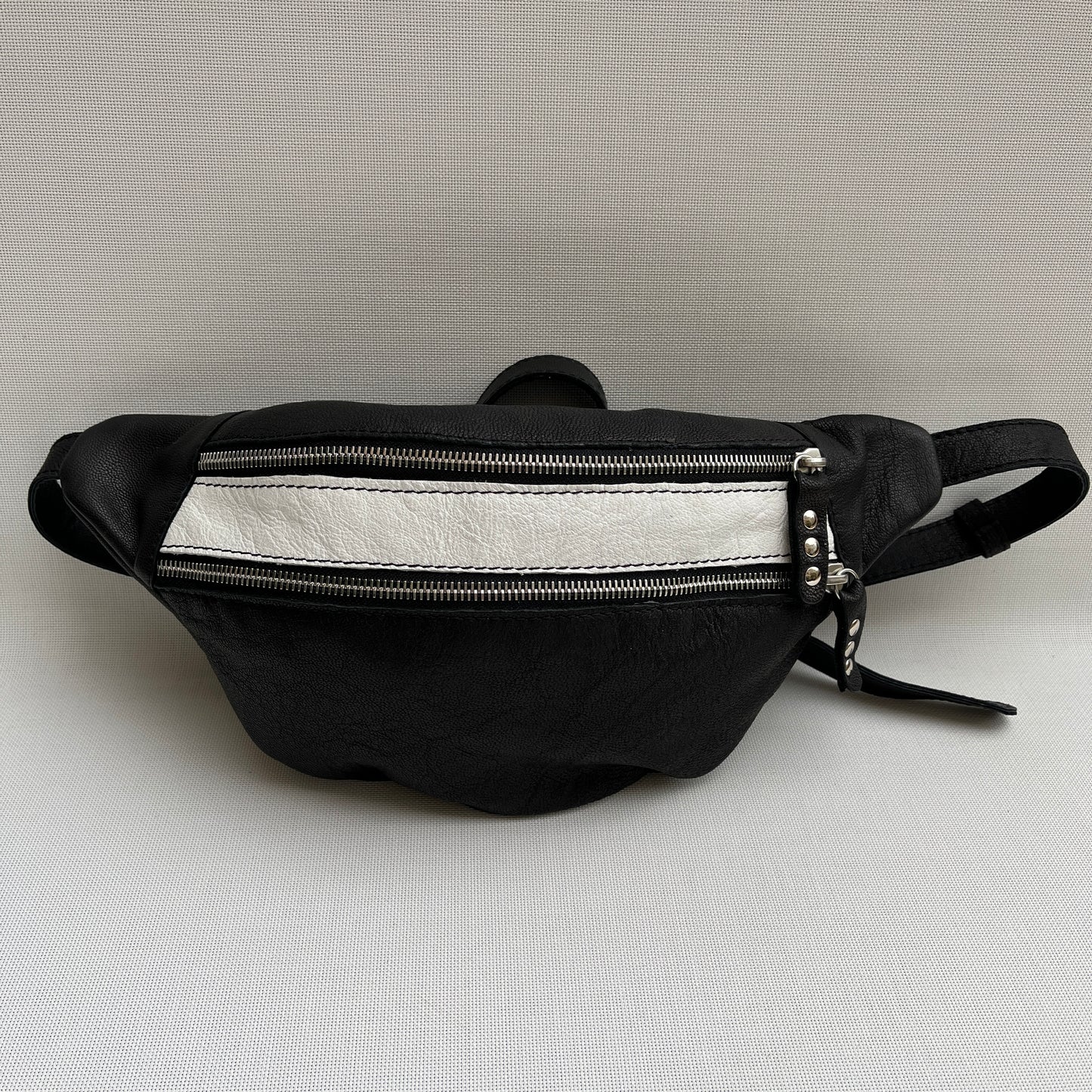 Retro Chic Black and White BioCuir® Natural Leather Exclusive Piece No. 11363