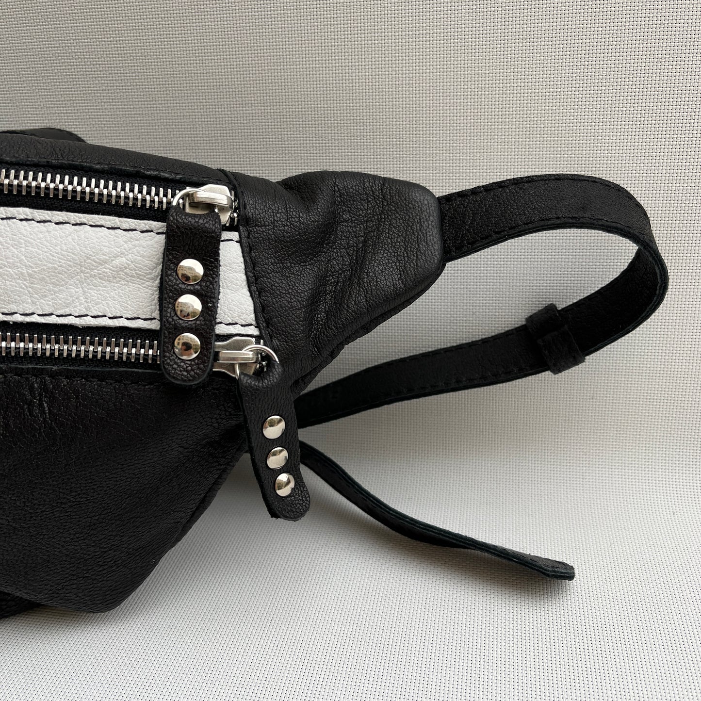 Retro Chic Black and White BioCuir® Natural Leather Exclusive Piece No. 11363