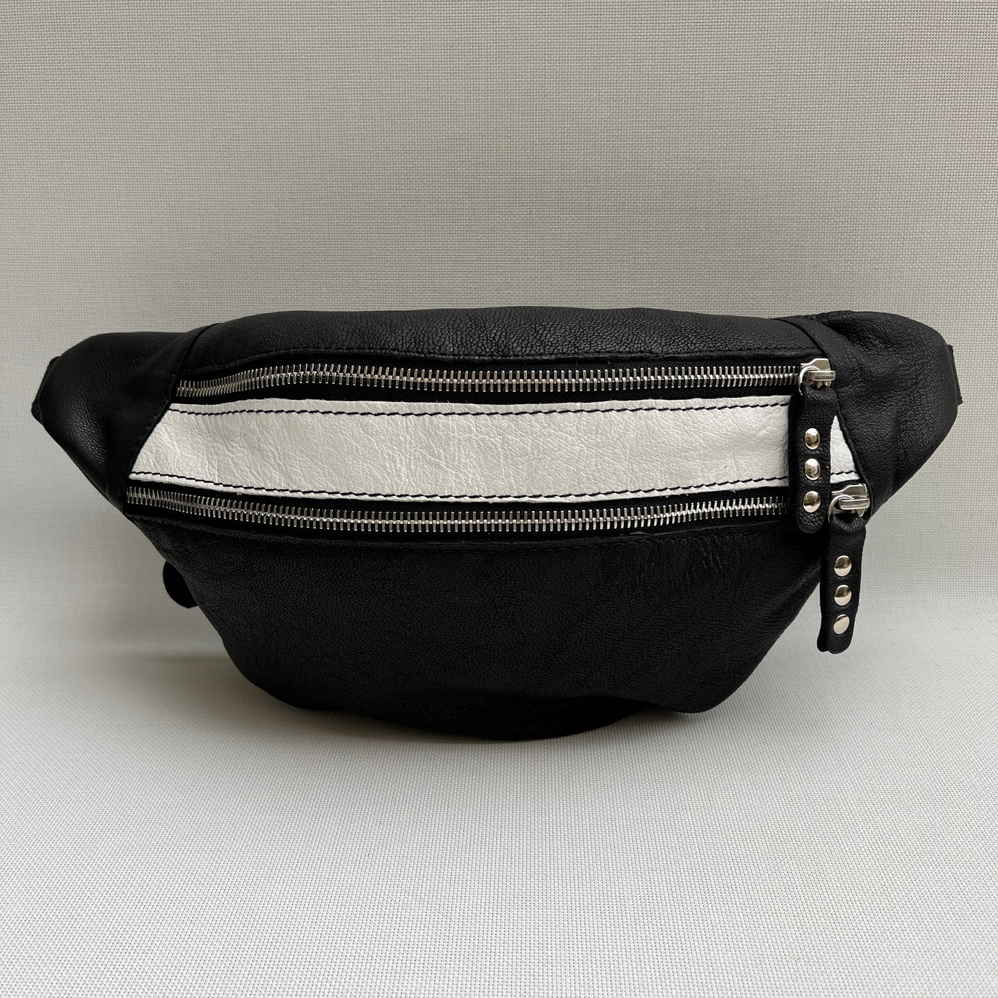 Retro Chic Black and White BioCuir® Natural Leather Exclusive Piece No. 11363