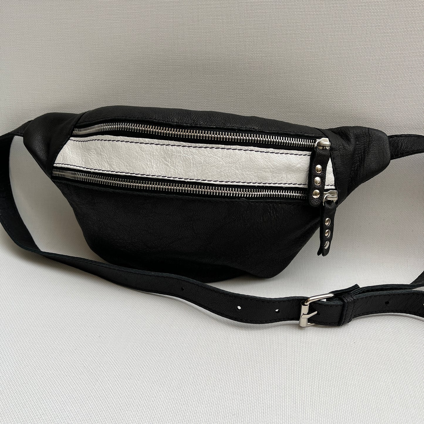 Retro Chic Black and White BioCuir® Natural Leather Exclusive Piece No. 11363