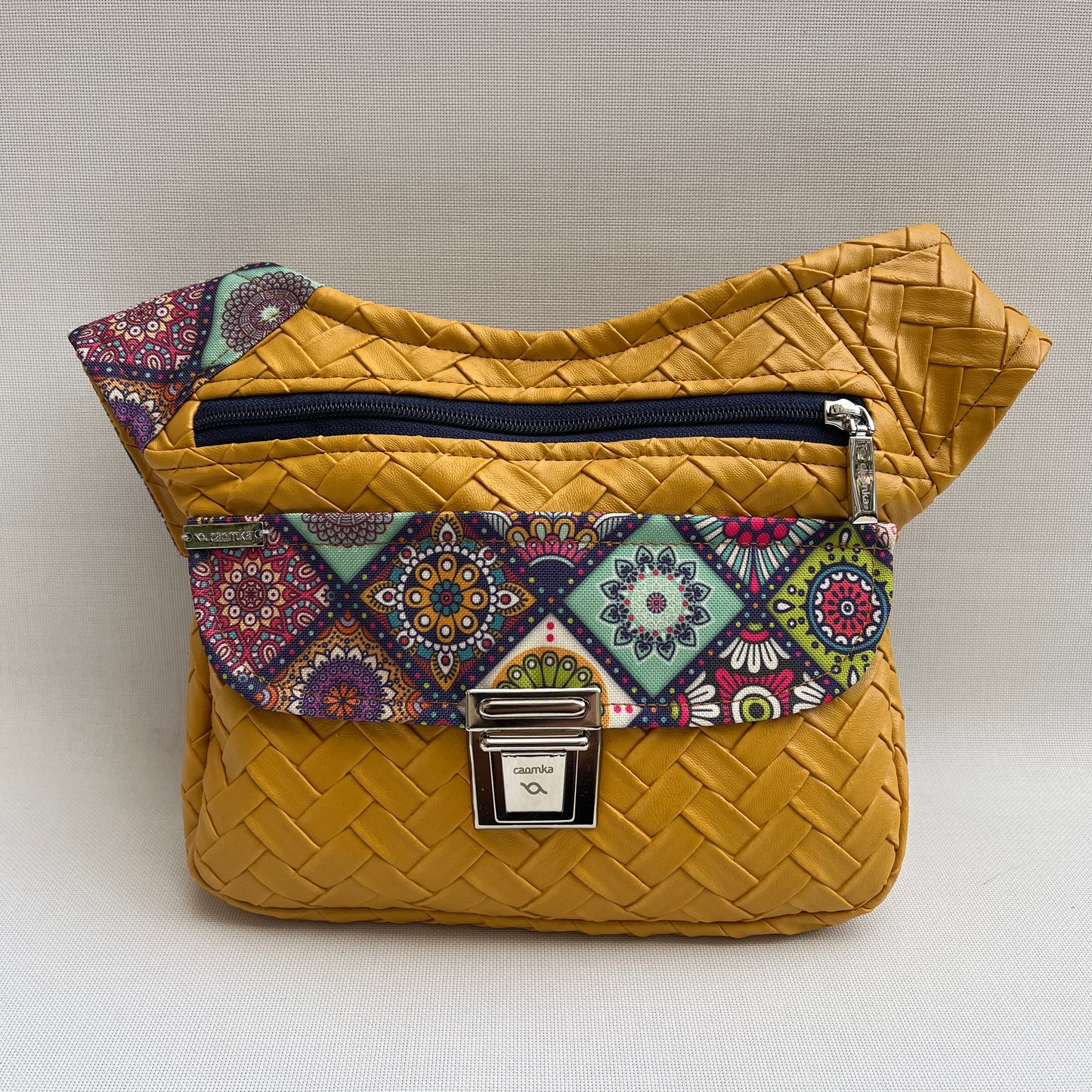 Special Yellow & Mandalas · Piel Vegana · Pieza Única Núm. 13042