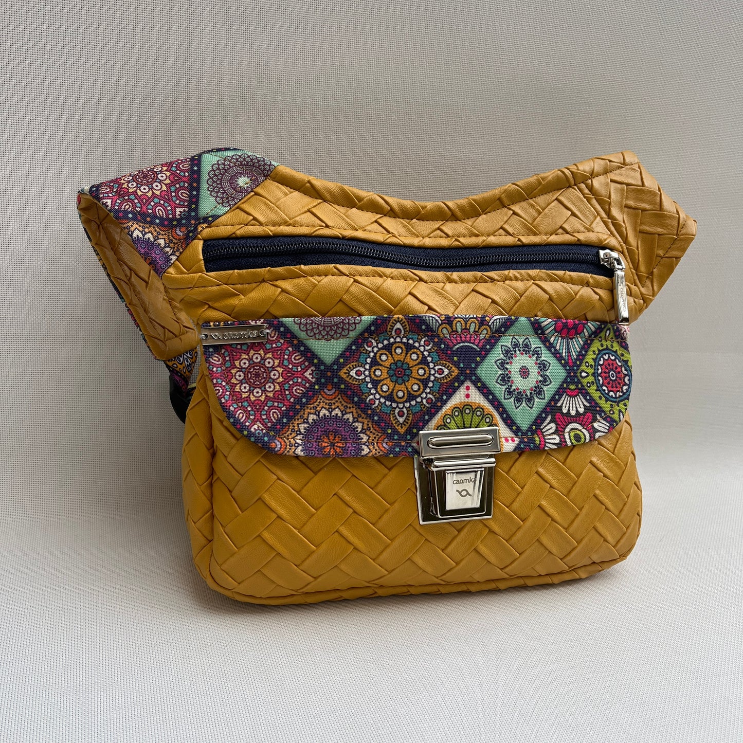 Special Yellow & Mandalas · Piel Vegana · Pieza Única Núm. 13042