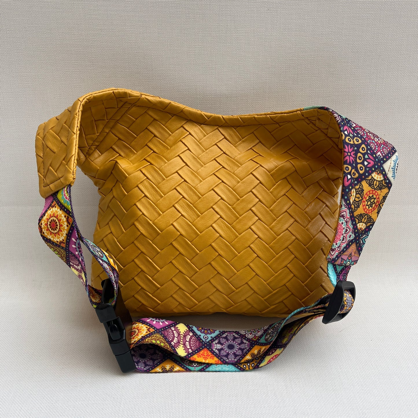 Special Yellow & Mandalas · Piel Vegana · Pieza Única Núm. 13042