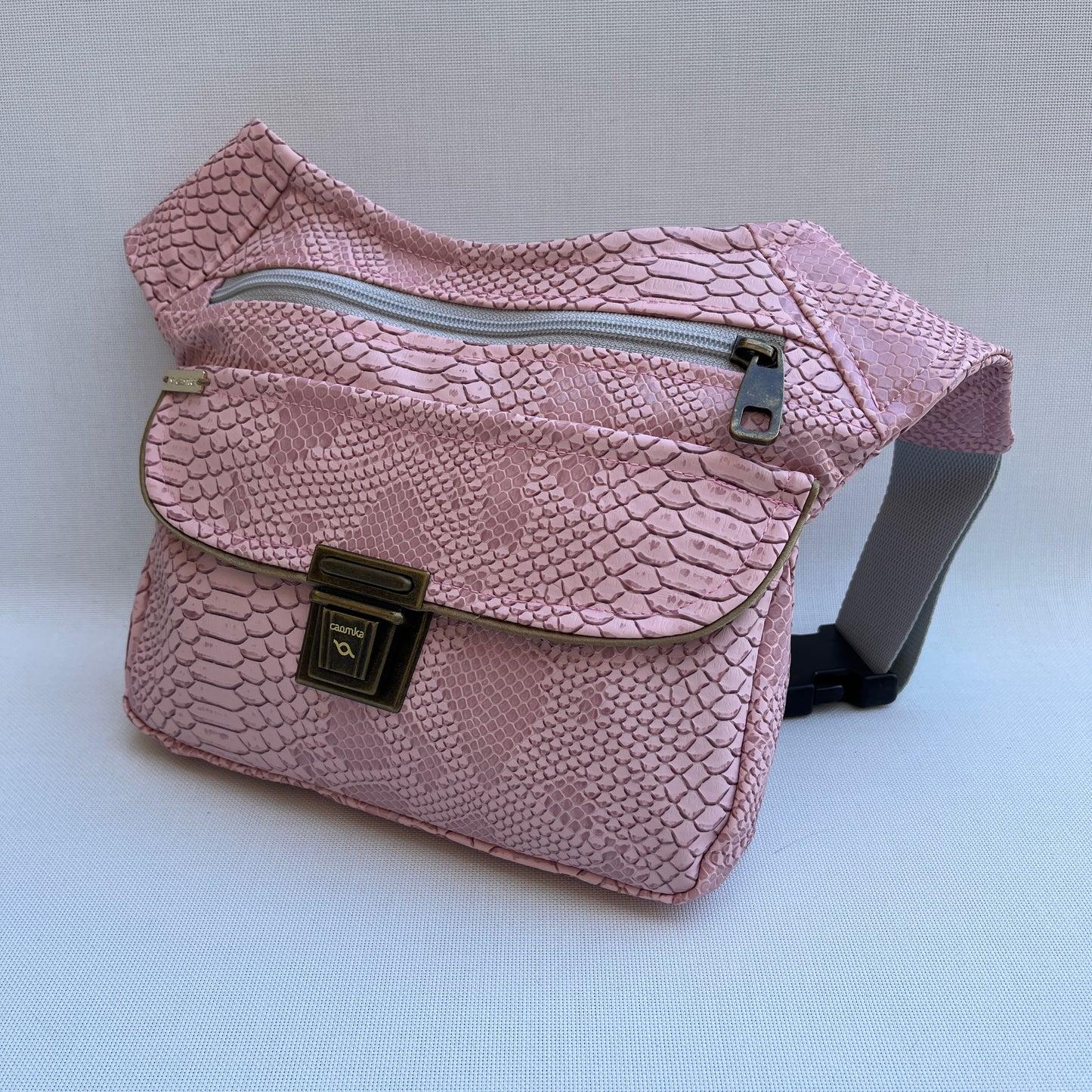 Besonderes elegantes rosa veganes Leder-Unikat Nr. 12263