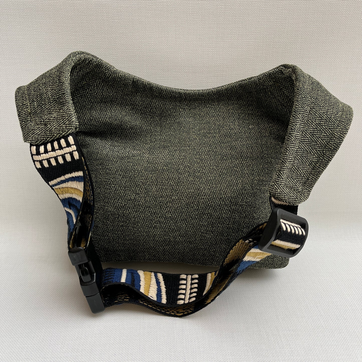 Unisex Green Etnical · Pieza Única Núm. 11410