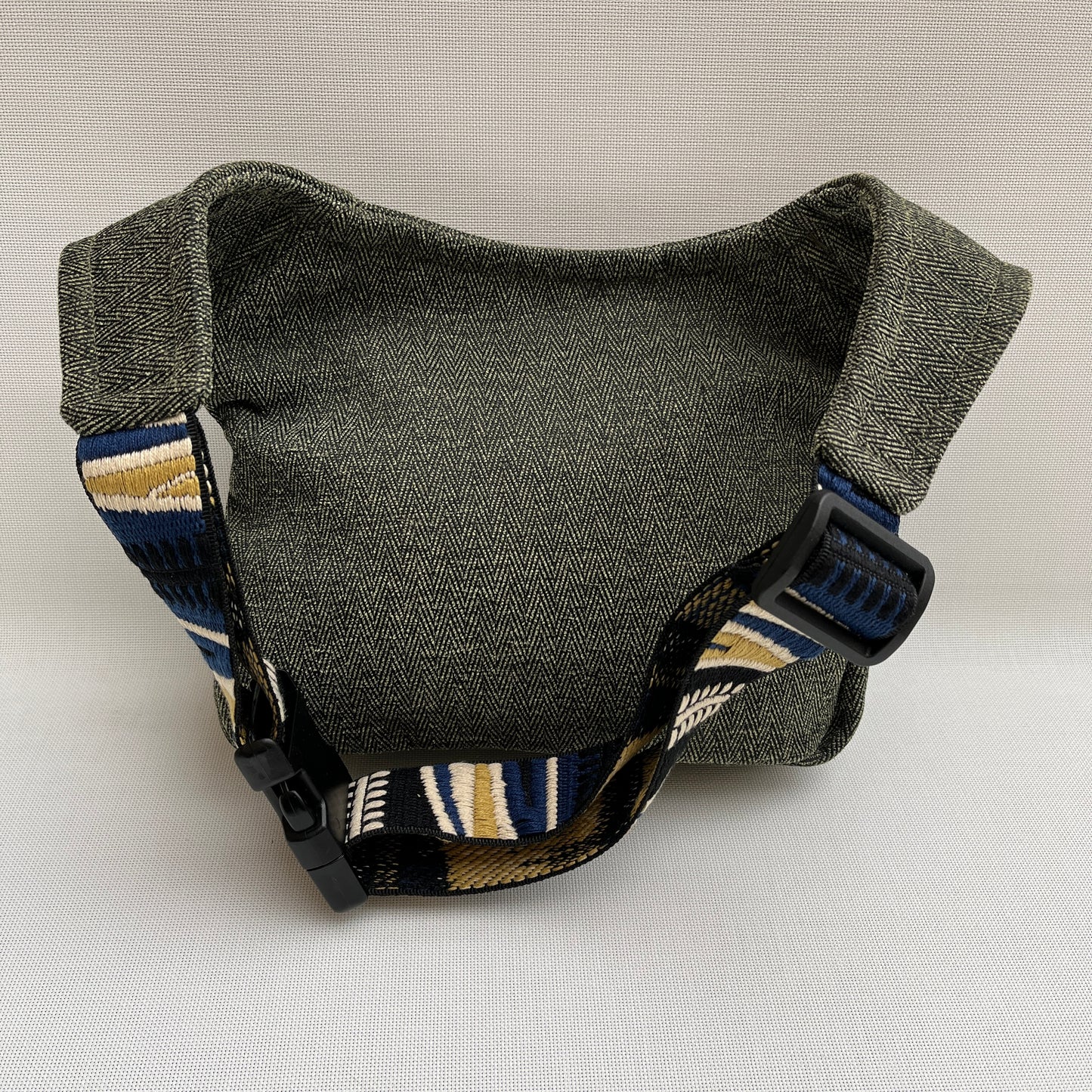 Unisex Green Etnical · Pieza Única Núm. 11412