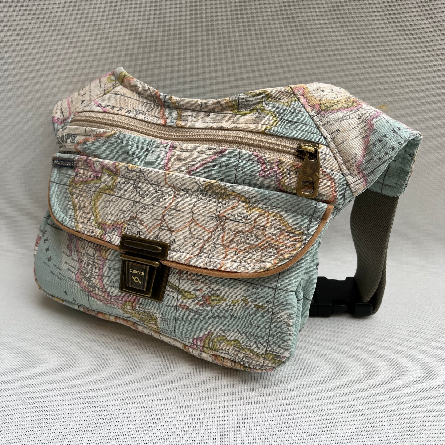 Special World Map + Back pocket Unique Piece No. 11384