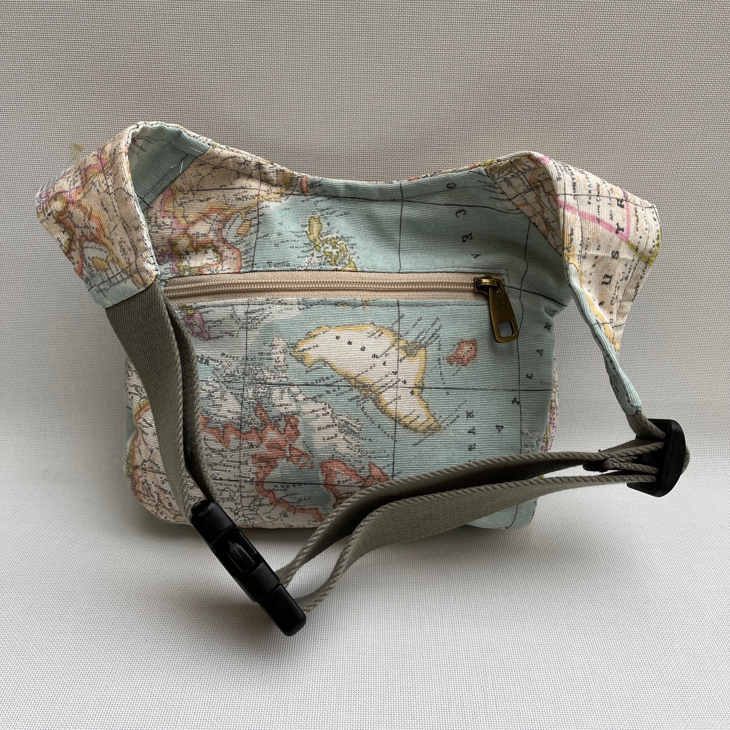 Special World Map + Back pocket Unique Piece No. 11384