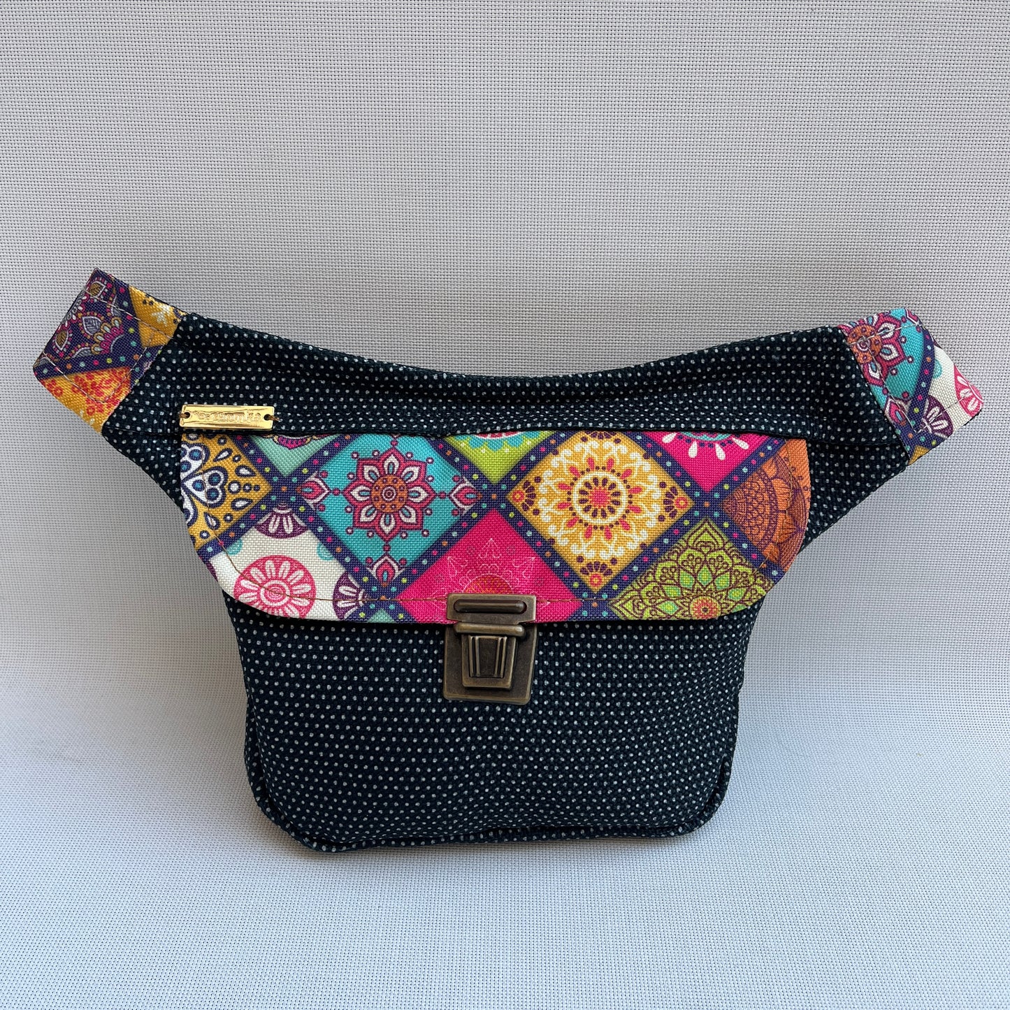 Kids · Niña/o diseño: "Dots Mandalas" · Pieza Única Núm. 13073