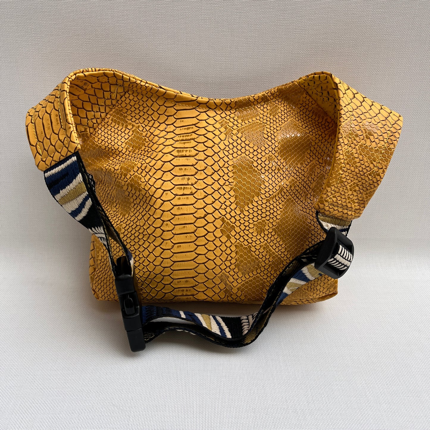 Special Yellow Snake · Piel Vegana · Pieza Única Núm. 11520