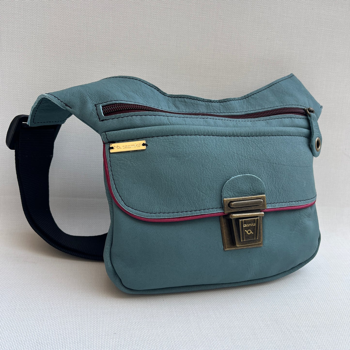 Special Blue Petroil · Piel natural BioCuir® · Pieza Exclusiva Núm. 13084