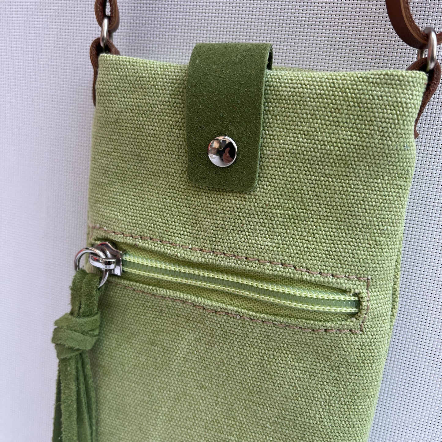 Mobile Holder · Natura Design · Natural Hemp Fabric · Pistachio Green