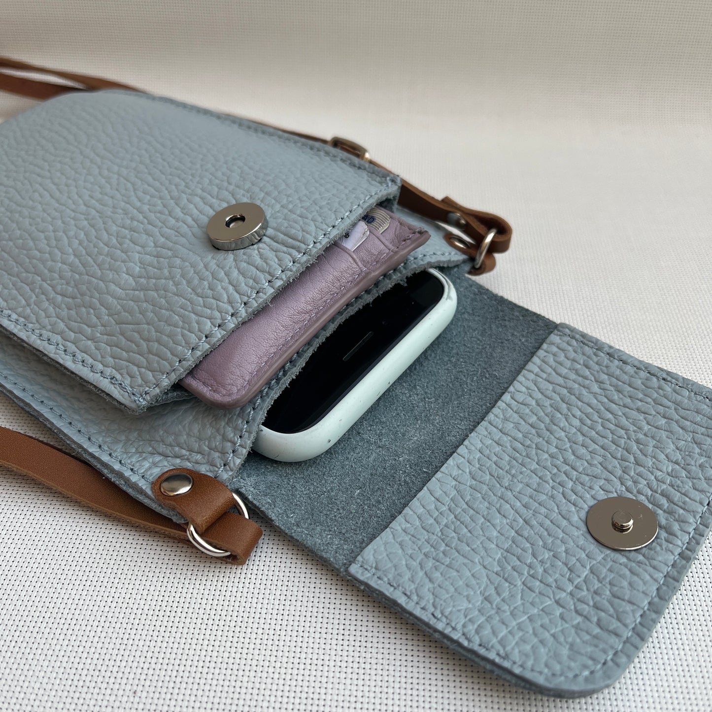 Mobile Holder · Air Design · Natural Leather · Light Blue